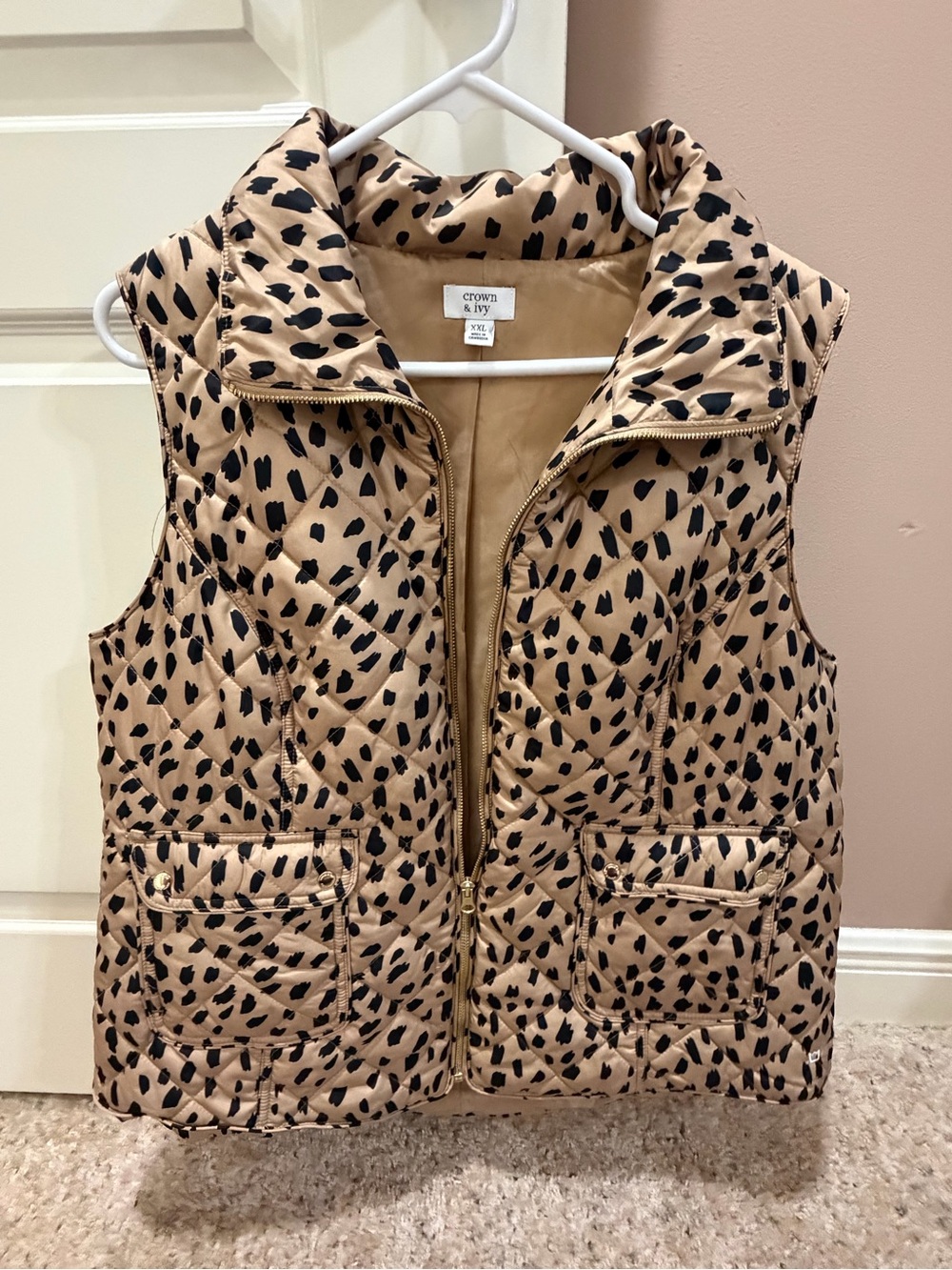 XXL Crown & Ivy Quilted Animal Print Vest
